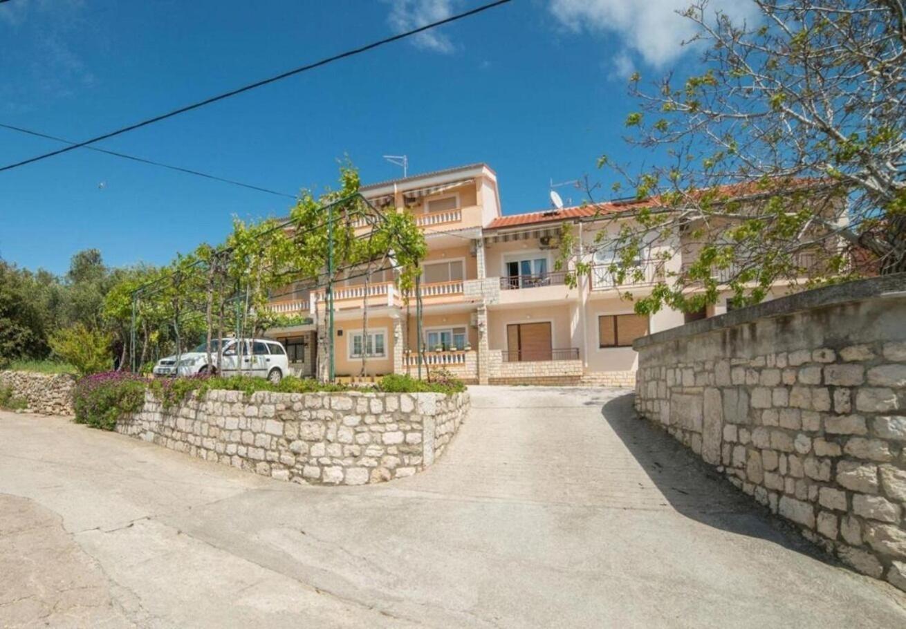 Apartments Dusa Banjol Εξωτερικό φωτογραφία